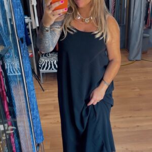Vestido Lara negro 12€