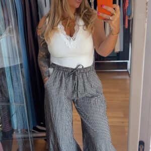 Pantalon Vichy marron 22€