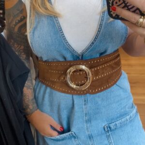 Cinturón tacha marron 8€