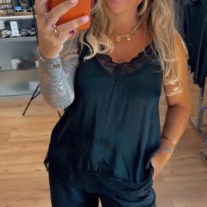 Lencero Nina Negro 19€
