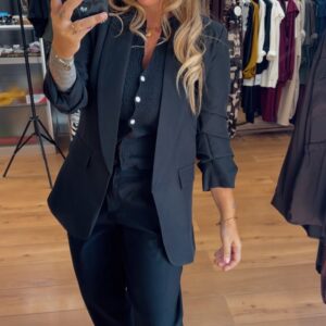 Blazer negra 20€