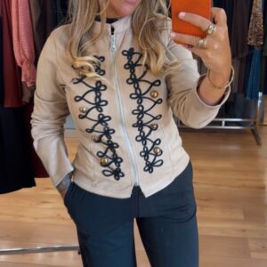 Chaqueta Bárbara beige 28€