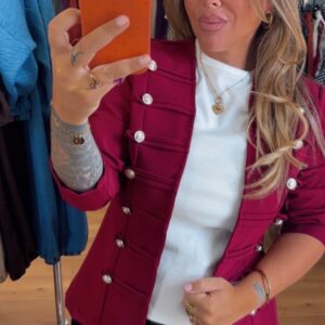 Chaqueta Hungría tinto 29€