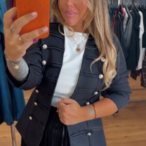 Chaqueta Hungría negra 29€