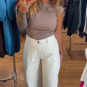 Pantalón Sara beige 13€