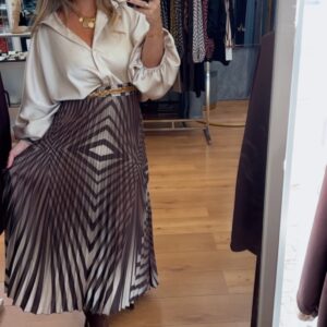 Falda geométrica marron 28€